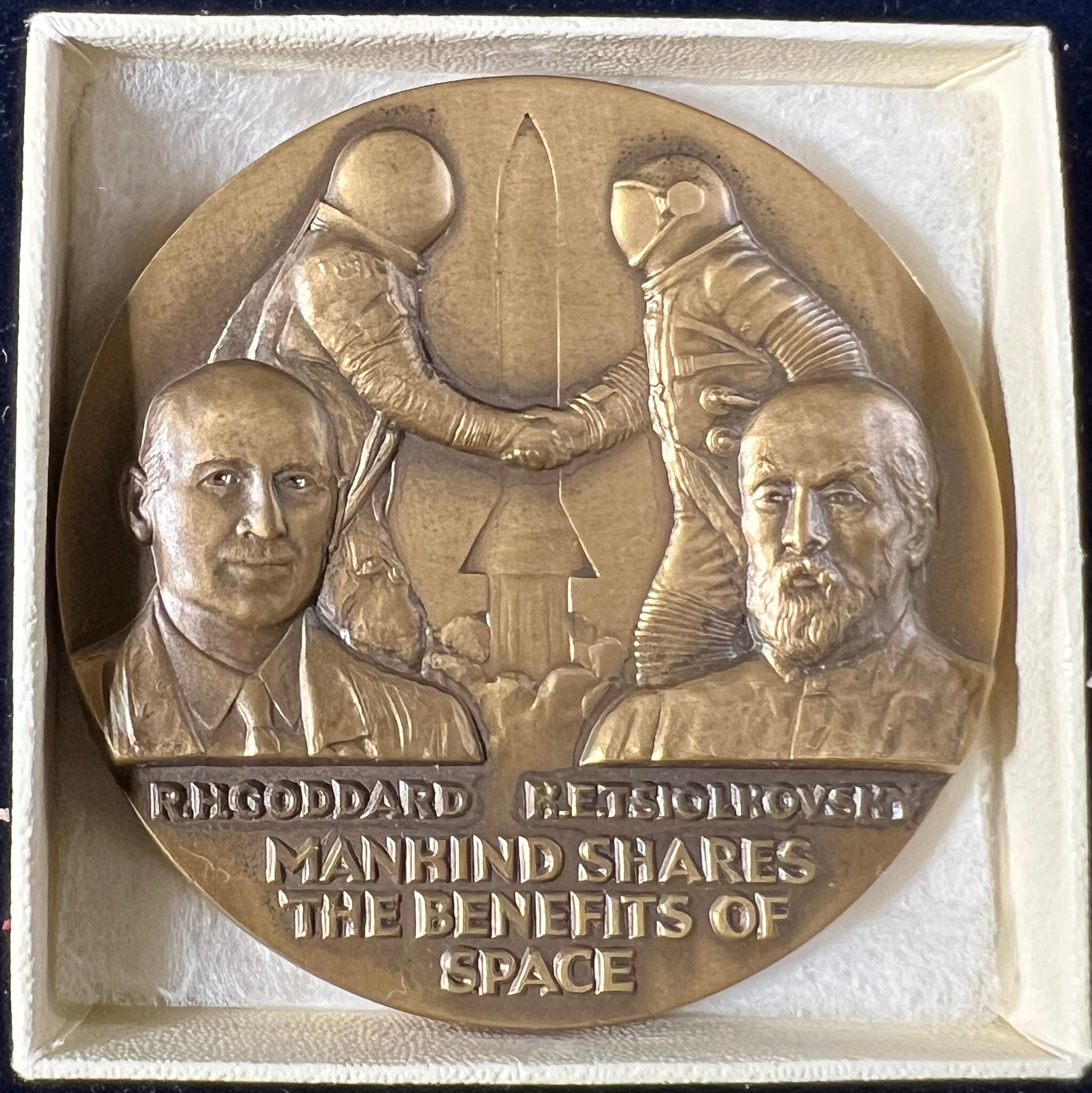 1975 Apollo-Soyuz Test Project Bronze Medal (U.S.A./U.S.S.R  (AMI Bronze)